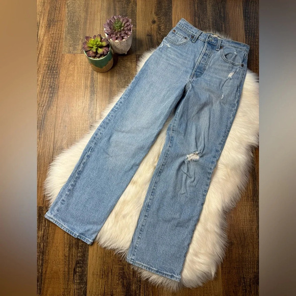 Levi’s RIBCAGE STRAIGHT ANKLE WOMEN'S JEANS - Picture 2 of 8